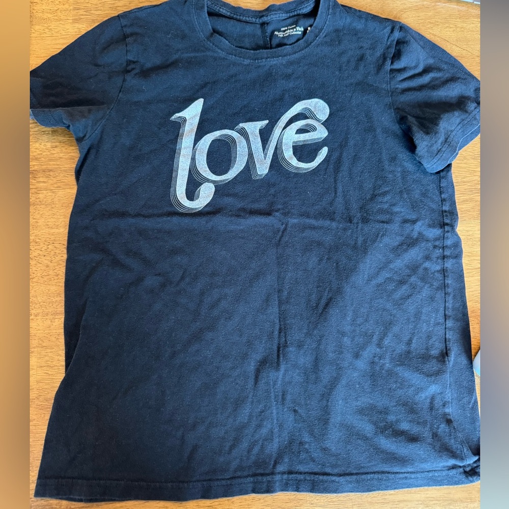 Abercrombie & Fitch graphic love shirt - M